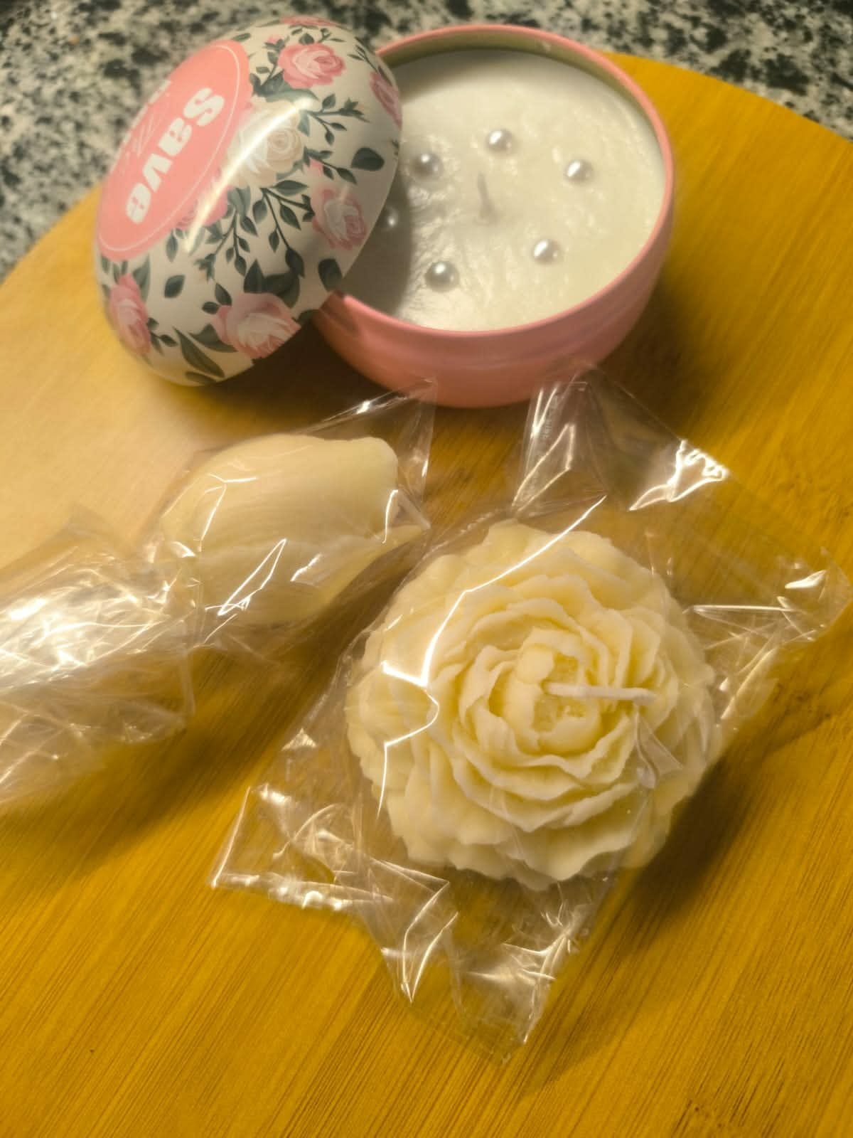 شموع علي شكل ورود متنوعه _Lolo Crafts