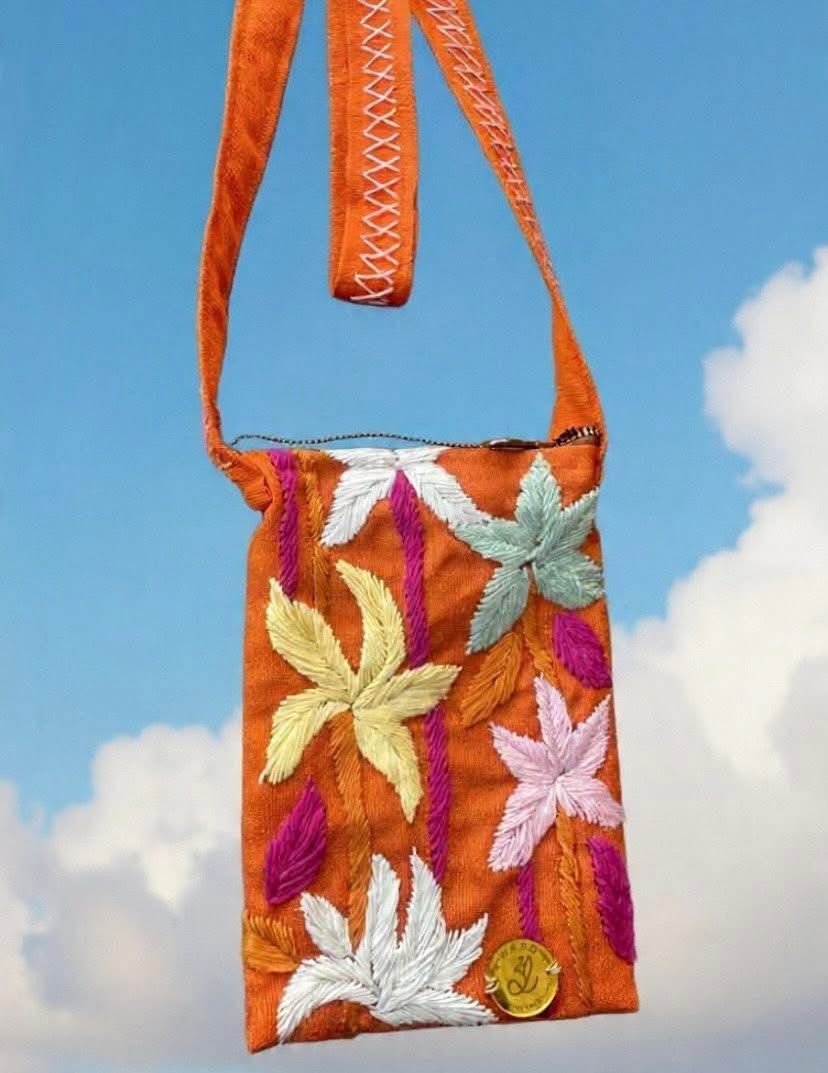 Ward Crafts_Trobica mobile bag