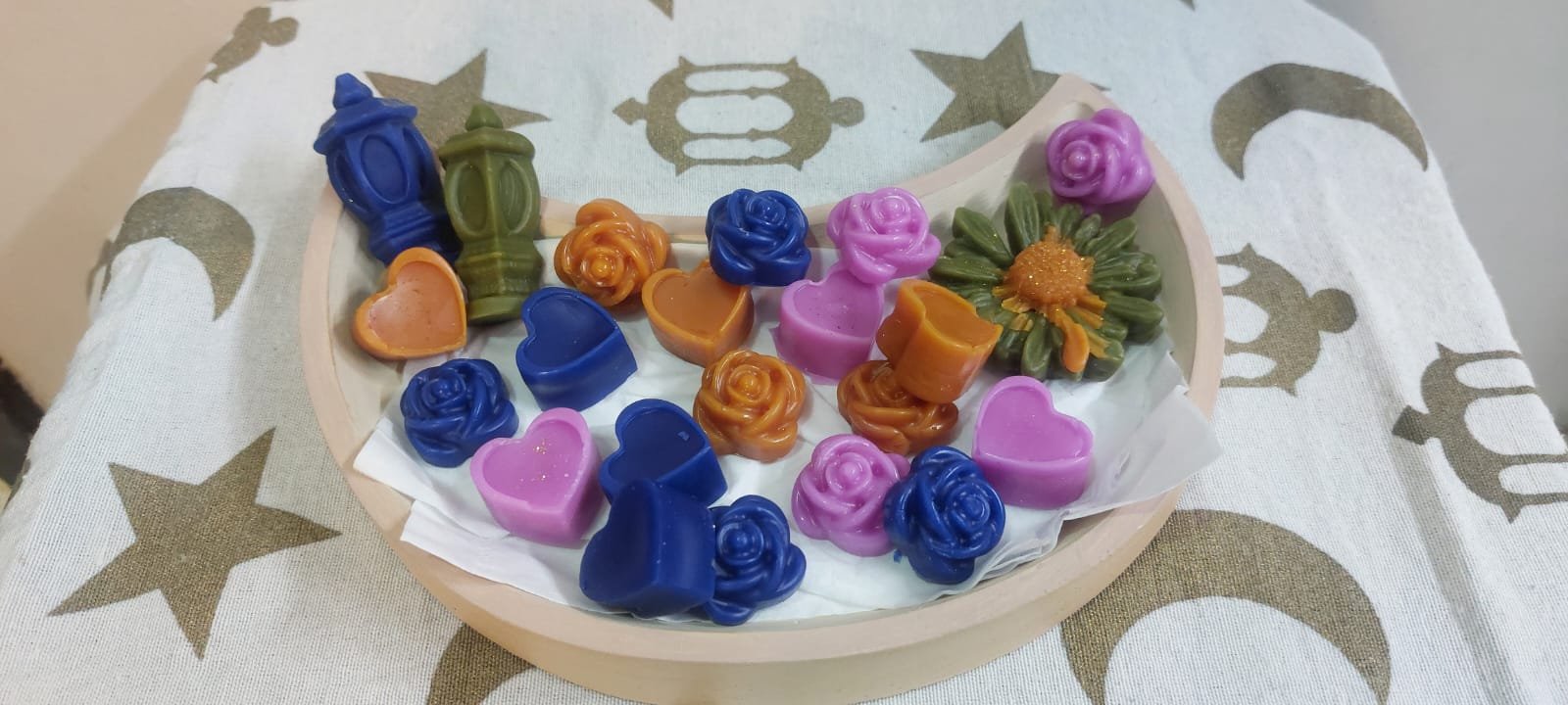 طبق هلال مع فواحات_shahy Crafts