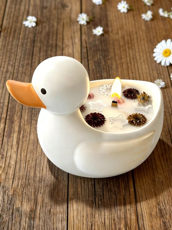 قطعة ديكور علي شكل بطة بشمعه معطر_shahy.crFts